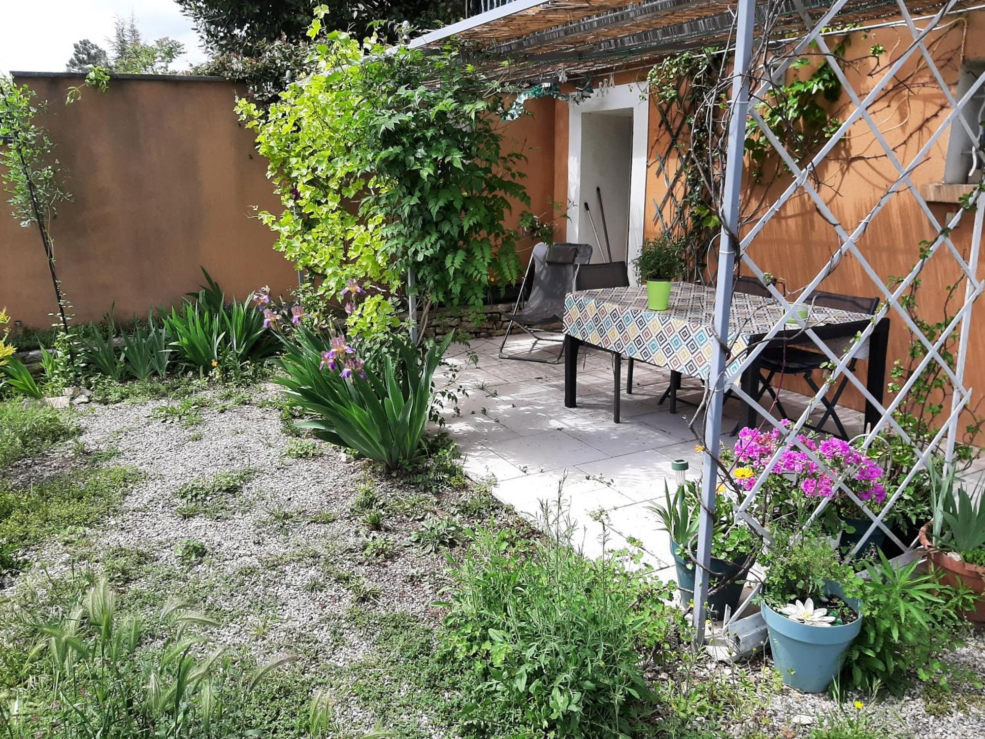Ferienwohnung T.Belle Vue Panoramique Au Coeur Du Luberon 40M2 + Pergola . Jardin. P Apt Exterior foto